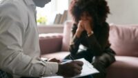 Comprendre les troubles psychosomatiques et leur traitement
