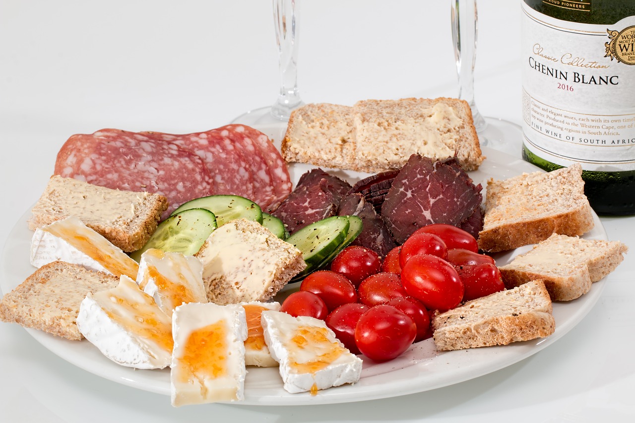 découvrez notre sélection de charcuterie halal de qualité, savoureuse et respectueuse des traditions. parfaite pour vos réceptions ou vos repas quotidiens, notre charcuterie halal allie goût et éthique.
